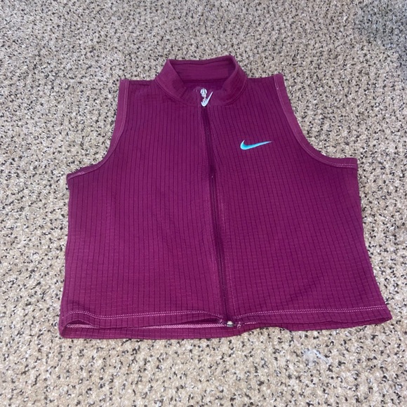 Nike Work out top - Picture 2 of 3